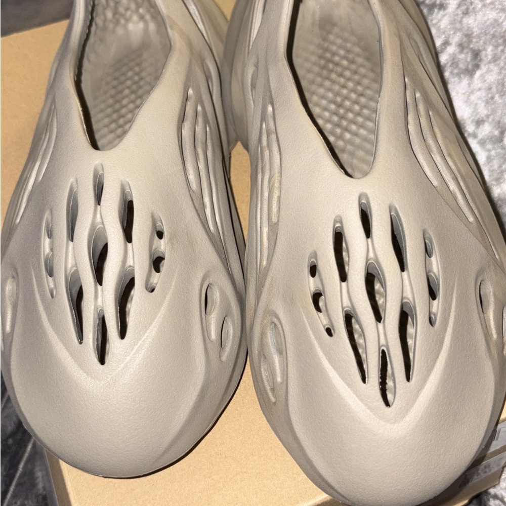 Adidas Yeezy Foam Runner Men SZ 5